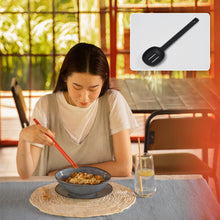 Silicone kitchen spoon with heat resistance