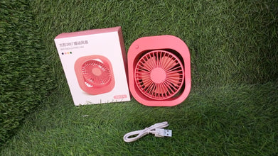 Compact USB fan for travel